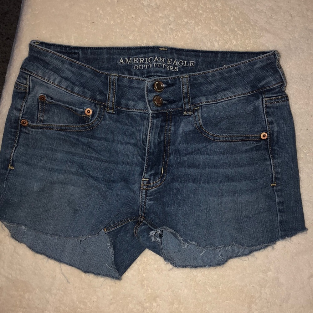 Size 6 American Eagle shorts!